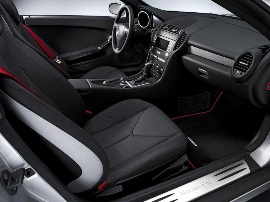  Mercedes-Benz SLK200 AMG Sports Package 2006 года  (фото 2 из 7)